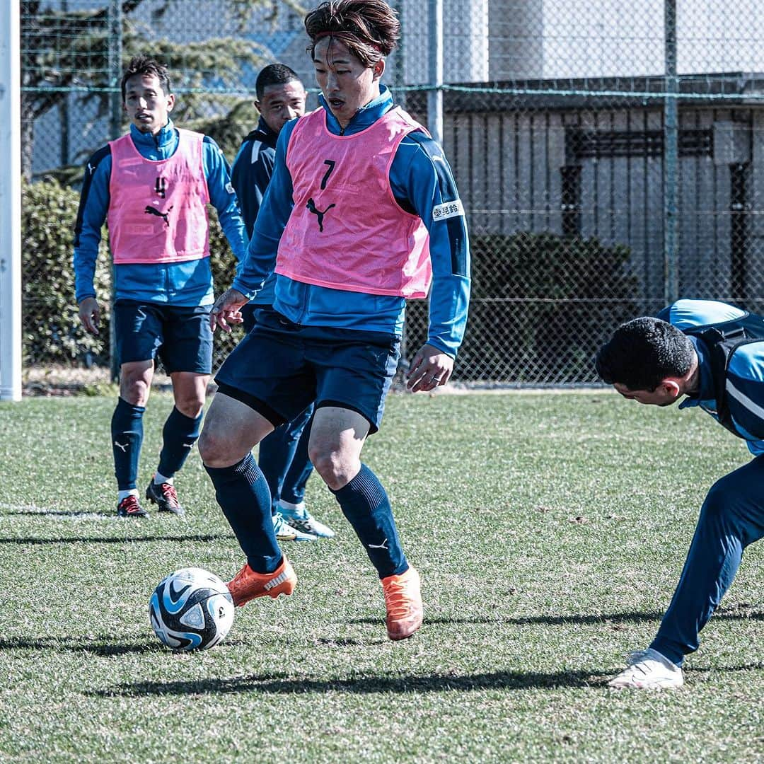 横浜FCさんのインスタグラム写真 - (横浜FCInstagram)「可能性がある限り、 勝利だけを目指して。  #yokohamafc #横浜FC #Jリーグ #JLEAGUE #HAMABLUE」11月30日 11時00分 - yokohamafc_official