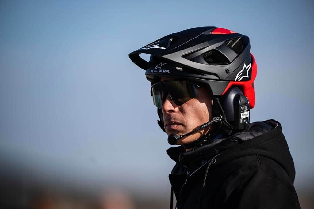 トニ・エリアスのインスタグラム：「I SEE BLUE...💙  @gresiniracing  @alpinestars  @oakleymotorsports  @gorinisphotos」