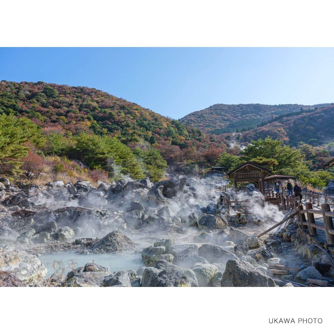 UOMOのインスタグラム：「【大人のふるさと納税】まだ間に合う！　長崎県雲仙・小浜温泉でおすすめのホテル&旅館の返礼品5選  今年のふるさと納税の期限が12月31日に迫ってきた。まだ返礼品で迷っている人におすすめのプレミアムな滞在ができる対象施設を紹介する。  ■半水廬（はんずいりょ） 約6000坪の広大な敷地に、なんと客室わずか14棟のみ。2022年度の一番人気も納得の都会の喧騒から完全に離れられる贅沢な空間だ。通常だとちょっと敷居が高く感じるが、お得なふるさと納税のプランなのでトライしやすい。  ■九州ホテル 大正時代より続く長崎でも屈指の温泉リゾート地で、スペシャルな時間を過ごせる九州ホテルは、創業1917年の老舗。2018年のリニューアル以降も変わらない「地獄」を眼前に見据える圧巻のロケーションは、非日常感を存分に味わえる。エントランスに宿泊棟、レストラン棟、そして離れと、4つの棟で構成されており、大人の旅に相応しいスタイルを持った宿泊施設だ。  記事の続きはWEB UOMOで https://www.webuomo.jp/life/348115/  #PR  #雲仙市ふるさと納税 #ふるさと納税 #雲仙 #小浜温泉 #uomo #uomo_magazine #webuomo」