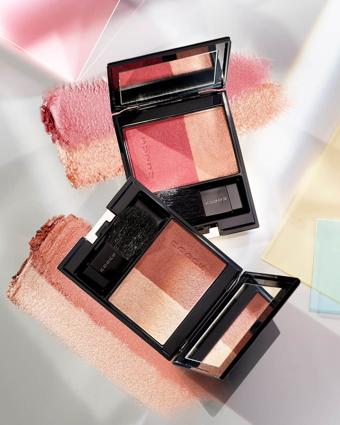 SUQQU公式Instgramアカウントのインスタグラム：「Adorn the cheeks with shimmer as you desire, with blush and highlighting colors in different textures. They can be blended in the desired balance or used separately.  PURE COLOR BLUSH 144 -HAYAZAKIIRO [Limited color]  145 -BYOUTOU [Limited color]   質感の異なるチーク＆ハイライトで輝きを自在に纏い、頬を染め上げる。 好みのバランスでブレンドさせても、それぞれに使い分けても。  ピュア カラー ブラッシュ 144 早咲色 -HAYAZAKIIRO [限定色]  145 杪冬 -BYOUTOU [限定色]  #SUQQU #スック #jbeauty #cosmetics #SUQQU20th #SUQQUcolormakeup #wintercolorcollection #newproducts #holiday #limited #ピュアカラーブラッシュ」