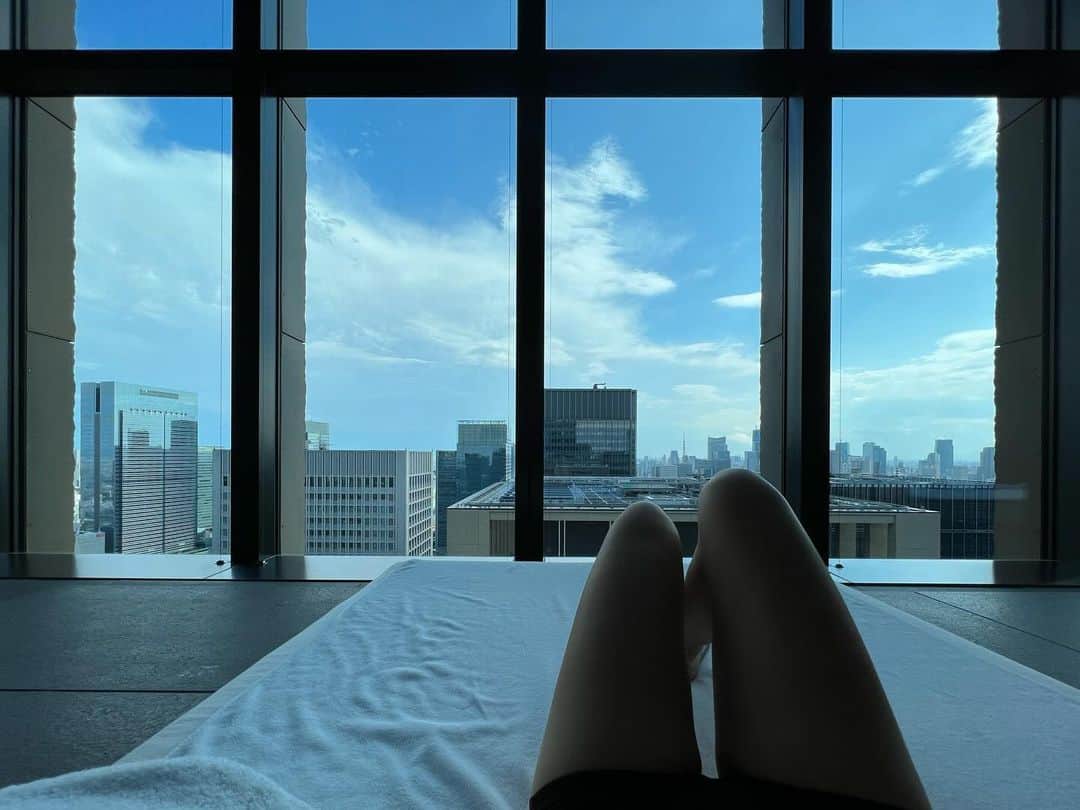 黒澤まさ美さんのインスタグラム写真 - (黒澤まさ美Instagram)「⁡ #アマン東京 ② お部屋もそうですが、ロビーもプールも天井がとっても高いのも私好み。。❣️ ⁡ #amantokyo  ⁡ #aman #amanjunkie  #luxuryhotel  #luxurytravel  #tokyo  #japan  #hoteldesign  #アマン #ホテル好き #ホテルオタク #東京ホテル #ホカンス #ホカンス東京」11月30日 17時01分 - masami_kurosawa