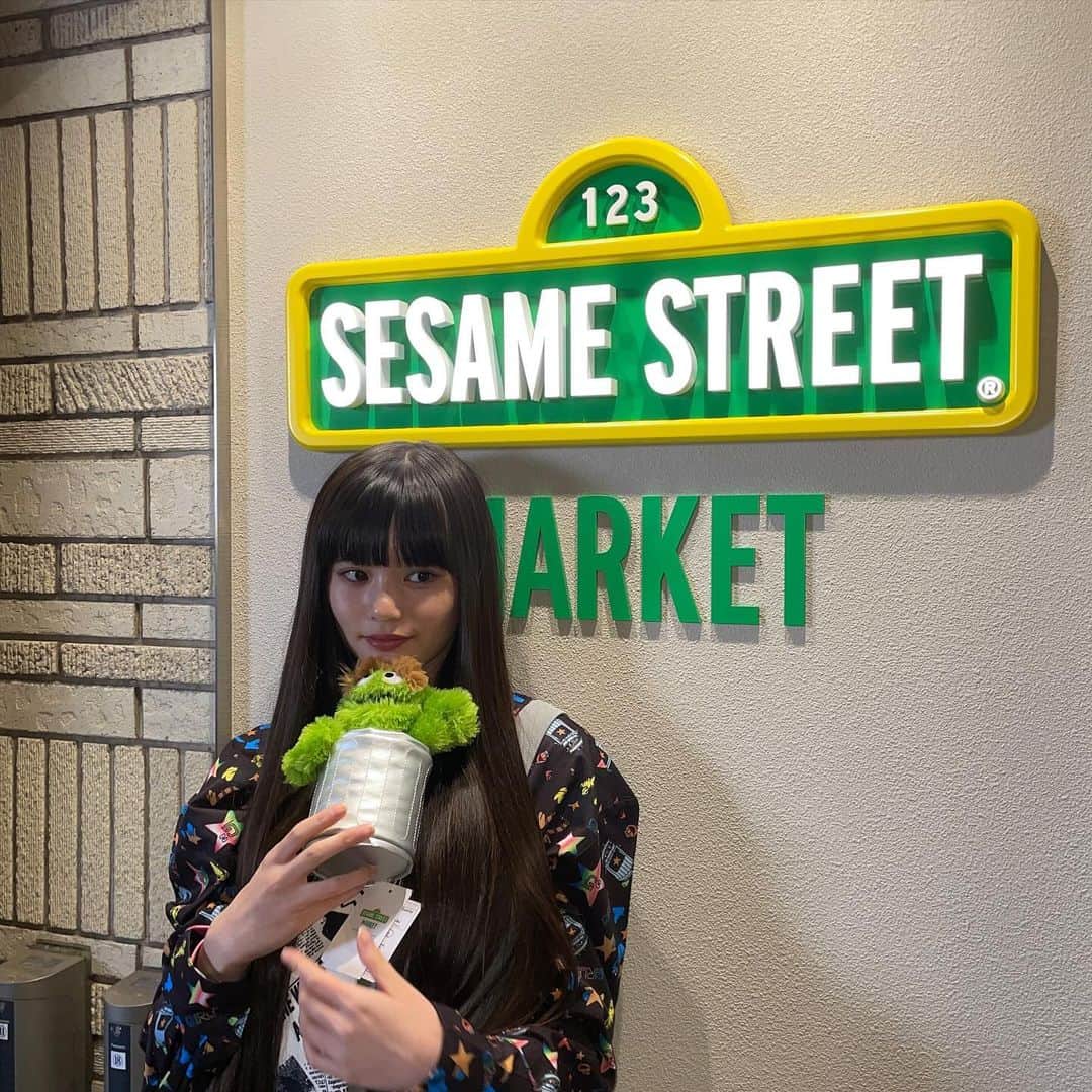 原田都愛さんのインスタグラム写真 - (原田都愛Instagram)「セサミストリートマーケット  池袋サンシャインシティ店💚 オープン前に行かせてもらいました！ 沢山オスカーいて嬉しかったです！ 今日からオープンなので是非！ 行ってみてください！   @sesamestreetmarket  #セサミストリート  #sesamistreet  #sesamestreetmarket  #セサミストリートマーケット」11月30日 17時02分 - girls2_toa_official