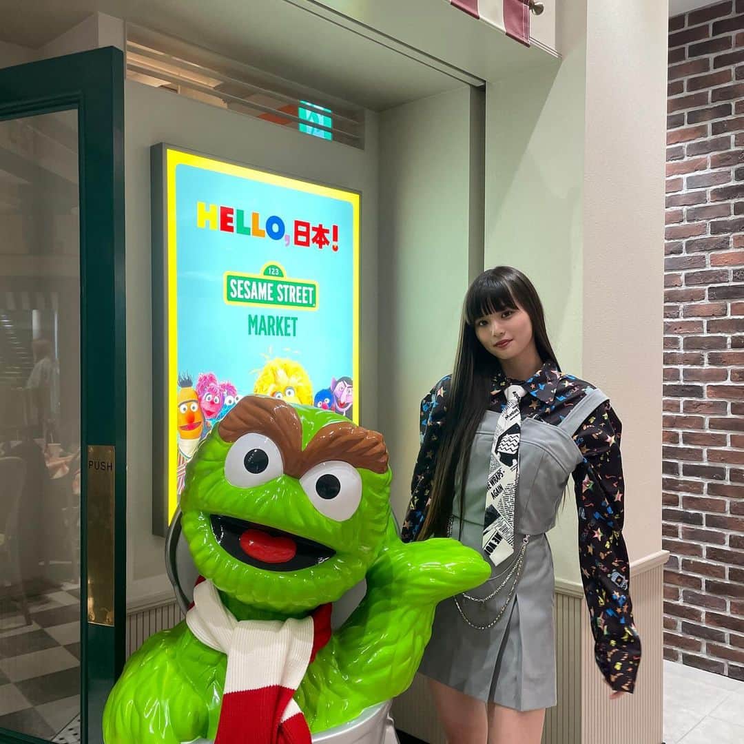 原田都愛さんのインスタグラム写真 - (原田都愛Instagram)「セサミストリートマーケット  池袋サンシャインシティ店💚 オープン前に行かせてもらいました！ 沢山オスカーいて嬉しかったです！ 今日からオープンなので是非！ 行ってみてください！   @sesamestreetmarket  #セサミストリート  #sesamistreet  #sesamestreetmarket  #セサミストリートマーケット」11月30日 17時02分 - girls2_toa_official