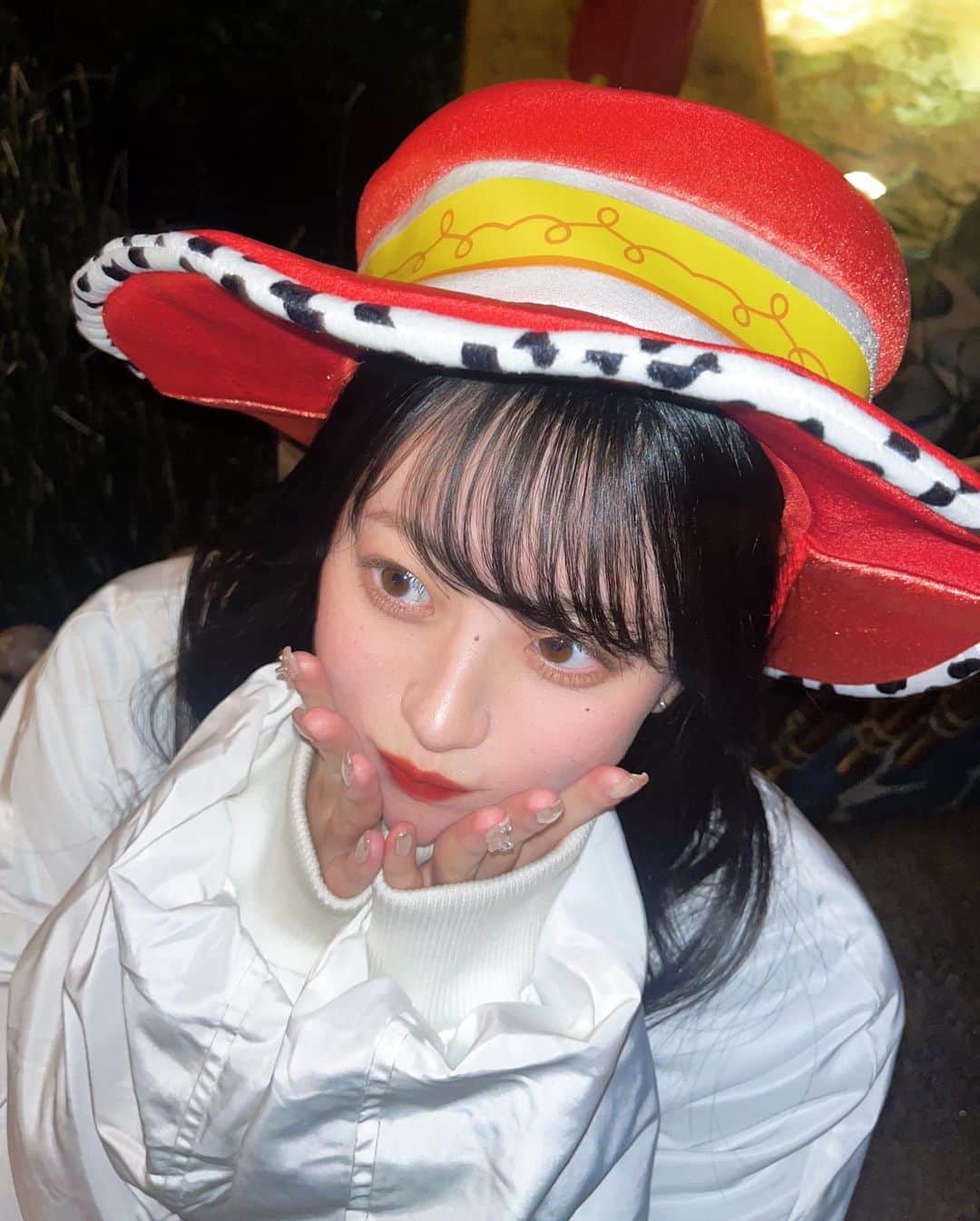 前田まはるさんのインスタグラム写真 - (前田まはるInstagram)「. 極寒ディズニー❣️ 久しぶりのランド、初めてのトムソーヤ‼️ あそこまじ楽しかったのに今まで1度も 行ったことなかったのなんでなん？？？？ ガンボスープ食べれた！美味しかった！ ピーターパンも初めて乗った！ まだまだ知らないとこがあるもんだなあと 凍えながらガッツリ楽しんだ23歳でした」11月30日 17時40分 - mahalu_maeda