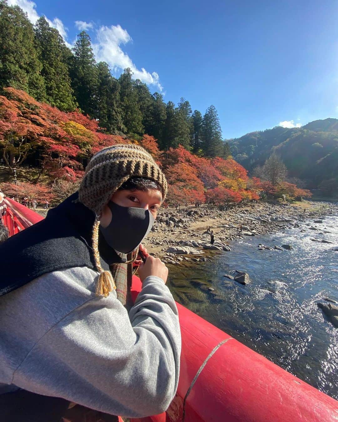 としみつさんのインスタグラム写真 - (としみつInstagram)「ここ最近の僕。  ①紅葉 ②今年はチェックパンツも履いちゃう ③何の自撮り ④やっぱRoma ⑤パリで買ったオーナメント良すぎ🎄 ⑥かわいい ⑦Venezia歩き ⑧雲丹」11月30日 17時23分 - toshimitsu_tokaionair