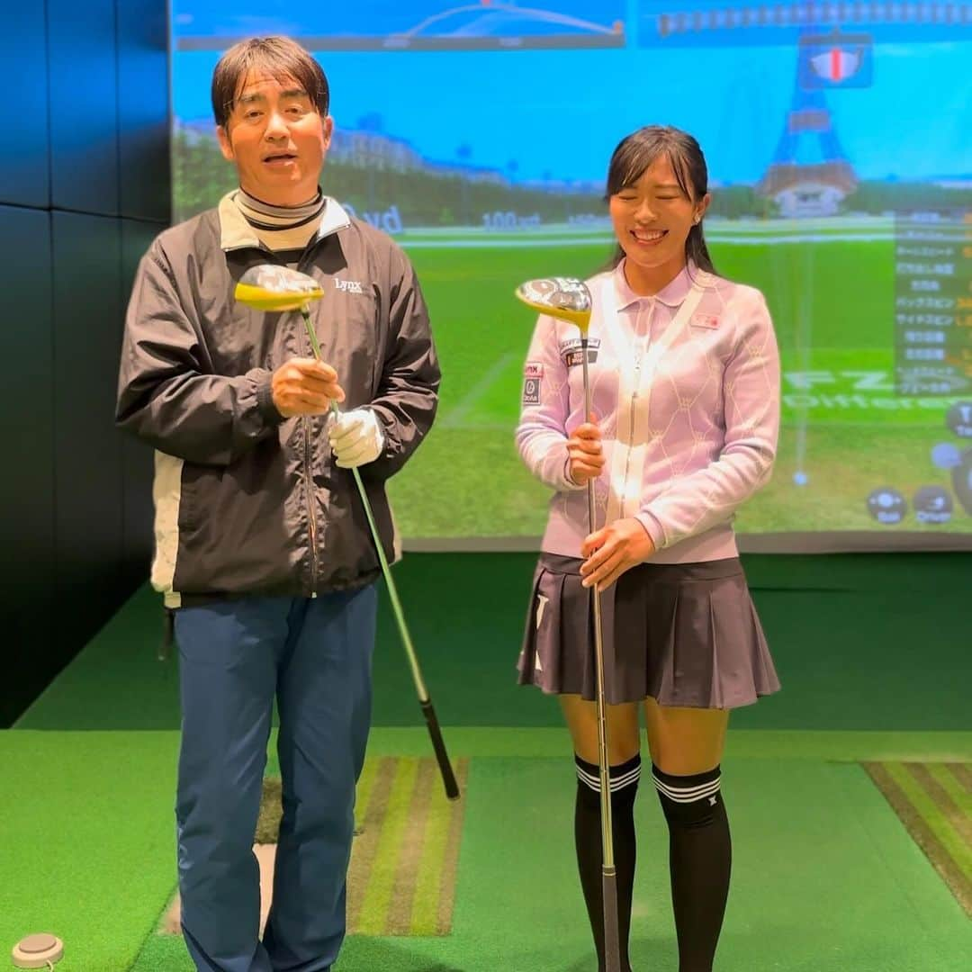 小澤美奈瀬のインスタグラム：「@lynxgolf.jp さまから発売のJJ MAXを打ってみました🥰🩷 クラブ重量が475gもあるのでとっても重たくて正に手打ちが出来ないクラブだと思いました🥰✨ヘッドスピードが出ないので飛距離は普段の20yくらい落ちると思いますが、とにかく真っ直ぐ飛ばしたい！フェアウェイにいて欲しい！という方にはすごくおすすめします🥰🍀重たいから、手先で操作出来ないのでボールを曲げられない🥺⛳️ 気になったかたはぜひ試してみてくださいね🥰トレーニングにもなりますし、公式競技でも使えますので悩んでいる方はまずは一度使ってみてくださいね🥰💖  https://item.rakuten.co.jp/lynx-golf/10000874/  #リンクス #リンクスゴルフ #jjマックス #ゴルフクラブ」