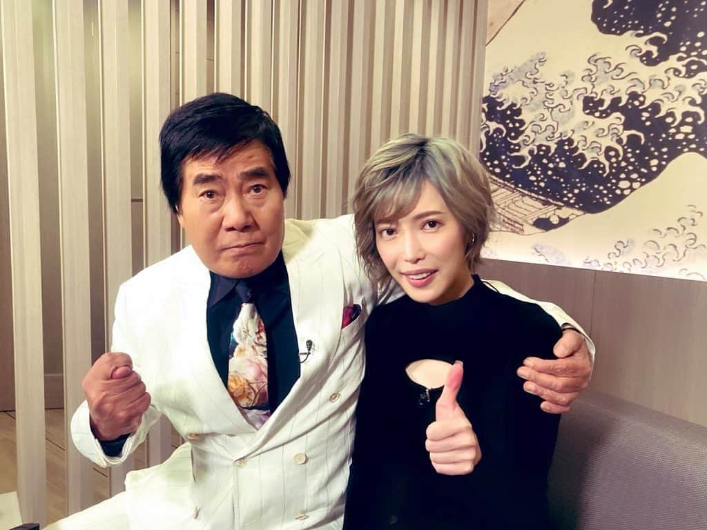 村西とおるさんのインスタグラム写真 - (村西とおるInstagram)「君島みおさまと。  #ケンコバのバコバコナイト 「ナイスなコトバゼメ塾」は  サンテレビ 金曜日25:15〜 KBS 日曜日 25:15〜 びわ湖放送 金曜日 25:40〜  あなたさまのお悩み受付中↓↓ http://bakobako.tv/program/muranisi/」11月30日 17時51分 - muranishi_toru