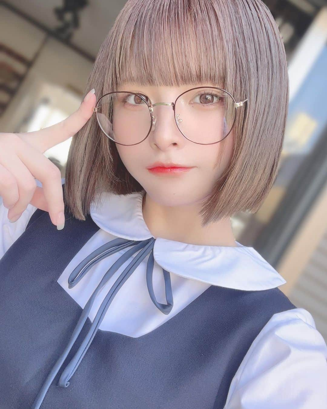 ひっそりゆうみさんのインスタグラム写真 - (ひっそりゆうみInstagram)「.  少し体調崩しちゃって ひたすらお布団の中で過ごす1日を 過ごしたのですが  色んな過去の自撮り見てて、結局みんな どんなひっそりが好きなのかな って悩んでしまった。  どんな髪色のひっそりが好き❔🐶」11月30日 17時48分 - mer_calme25