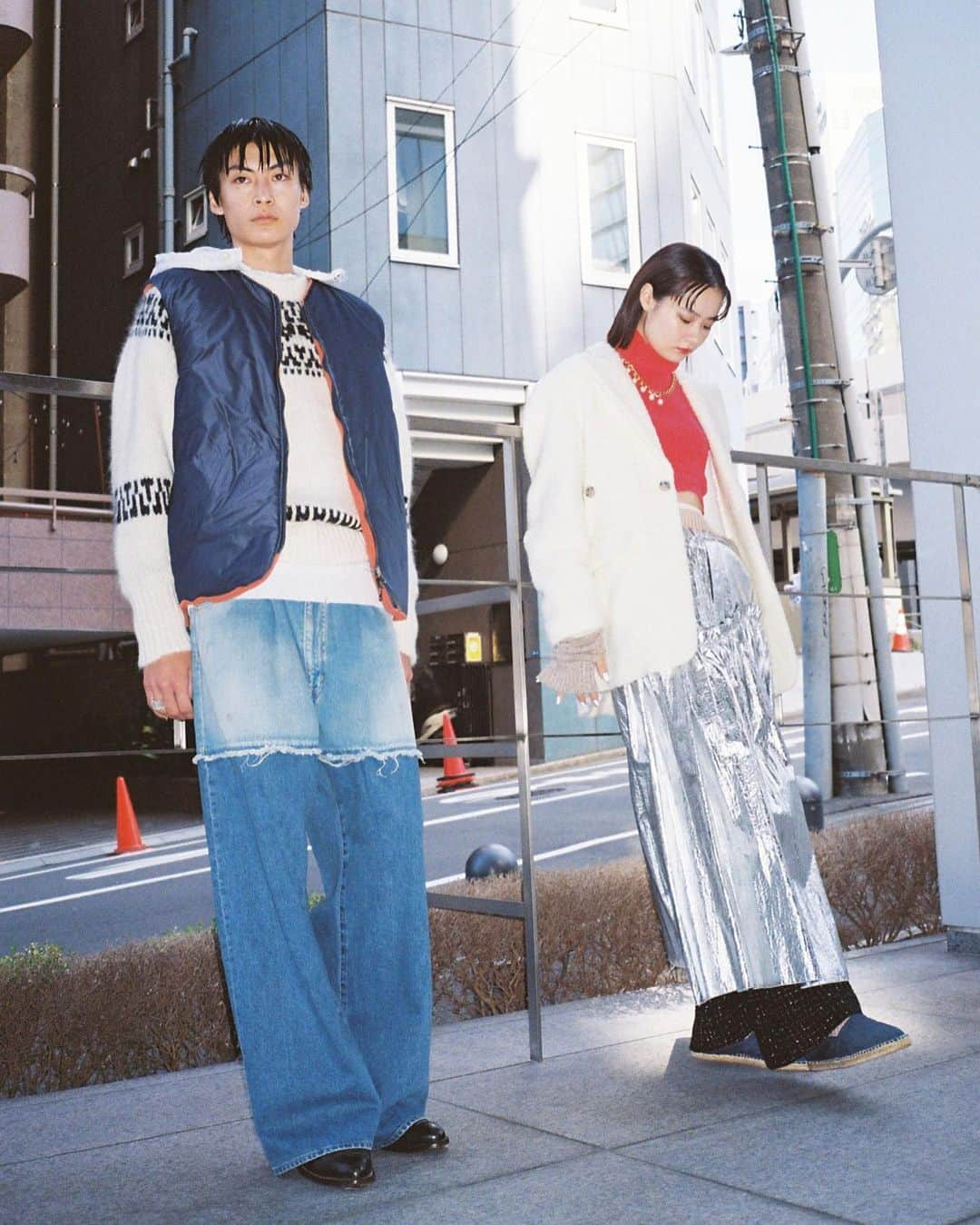 PARCOさんのインスタグラム写真 - (PARCOInstagram)「⁡ ⁡ PARCO FASHION SHOOT VOL.87｜STUDIOUS パルコで見つける”いま着たい”コンテンポラリーなスタイル   〔Mens〕 ダウンベスト ¥39,600／saby、ニット ¥30,800／BATONER、中に着ているフーディ ¥29,700、デニムパンツ ¥37,400／ともにJieDa、右手薬指につけているシルバーリング ¥25,300、左手人差し指につけているシルバーリング ¥25,300 ／ともにWAKAN、その他スタイリスト私物   〔Womens〕 ジャケット ¥55,000、ニット ¥17,600、スカート ¥24,200、パールネックレス ¥15,400、アームウォーマー ¥9,900／以上すべてSTUDIOUS、中に履いているパンツ ¥38,500／JUHA、その他スタイリスト私物   *表示価格はすべて税込です   取り扱い店舗： STUDIOUS（渋谷PARCO、心斎橋PARCO／レディースのみ、池袋PARCO／メンズのみ、名古屋PARCO）   @parco_official   @parco_shibuya_official  @parco_shinsaibashi_official  @parco_ikebukuro_official  @parco_nagoya_official   ＠studious_official   Styling：Hiromi Toki @tokichang   Photographer： Shiroi Ikeno @ikenoshiori  Hair&Make-Up：Katsuyoshi Kojima @kojimak  Model：Hibiki Tomiyama @hibiki.tomiyama , Tsugumi @tsugumi_jp  Edit：Tatsuya Furuse @tatsuyafuruse , Kana Yoshioka @knt213」11月30日 18時00分 - parco_official