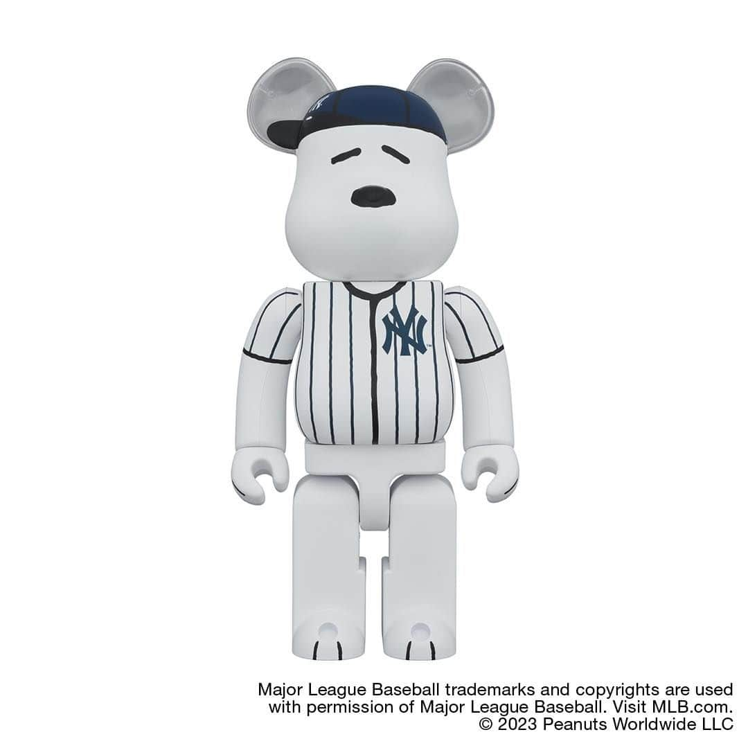 リステアさんのインスタグラム写真 - (リステアInstagram)「【MEDICOM TOY at RESTIR】>>> LAUNCHING 12.2 (sat) 12:00-  ✔︎ MLB × PEANUTS BE＠RBRICK SNOOPY (NEW YORK YANKEES) 100％ & 400％  Major League Baseball trademarks and copyrights�are used with permission of Major League Baseball.�Visit MLB.com.�©︎ 2023 Peanuts Worldwide LLC�BE@RBRICK TM & ©︎ 2001-2023�MEDICOM TOY CORPORATION. All rights reserved.  @restirofficial RESTIR.COM  #restir #リステア #bearbrick #ベアブリック」11月30日 18時00分 - restirofficial