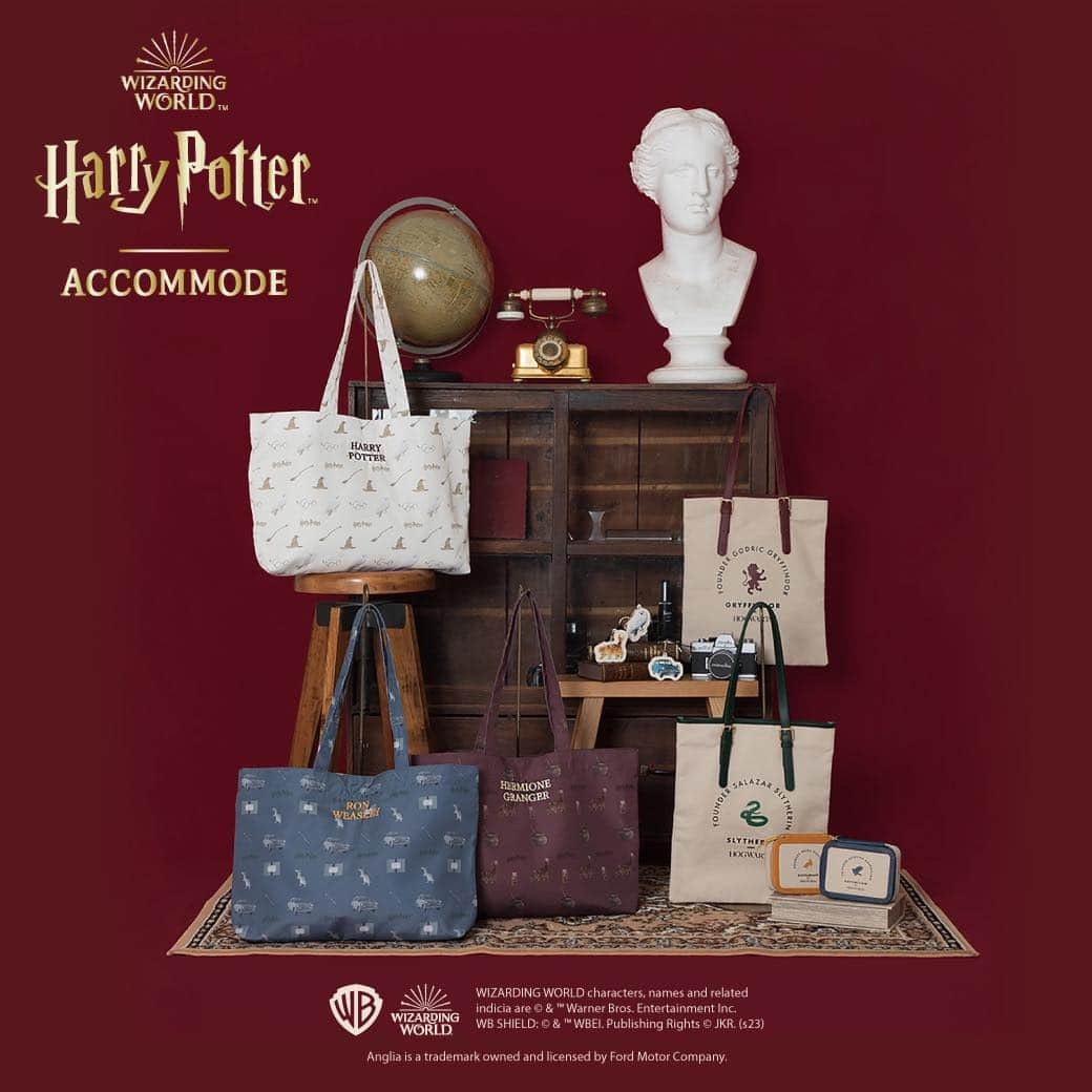 Accommodeのインスタグラム：「【Harry Potter】🪄  ❕明日12/1（金）12:00 発売❕  ACCOMMODEより 『ハリー・ポッター』のアイテムが新登場！   大ヒット映画シリーズから インスパイアされたコラボレーション。   『ハリー・ポッター』の ファンタジックな世界観を存分に味わえる アイテムが揃っております💡🤎      商品詳細は商品タグもしくは プロフィールリンクよりcheck @accommode      #accommode #アコモデ #HarryPotter #ハリーポッター #ハリポタ #ハリーポッターコーデ #ハリーポッターグッズ #ハリポタコーデ #ハリポタグッズ」