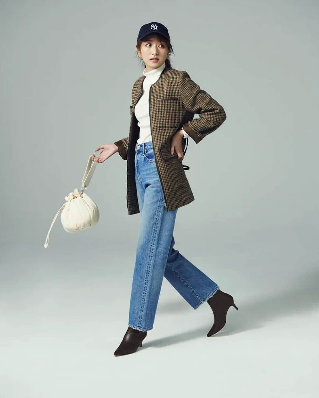 鹿沼憂妃のインスタグラム：「CLASSY.ONLINE 👢」