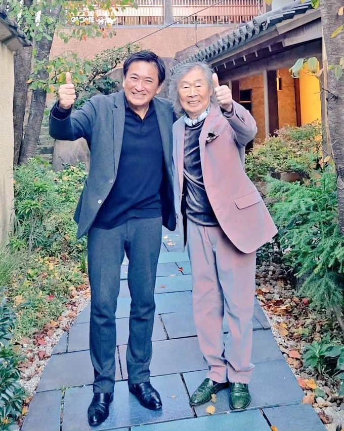 藤岡幸夫のインスタグラム：「今日は師匠の小林研一郎先生とエンターザミュージック「炎のコバケン初登場❗」の収録。僕が高校１年で弟子入りした時の話〜飯守泰次郎先生の想い出まで、素晴らしいお話を沢山伺えて夢の様な時間でした。ありがとうございました❗」