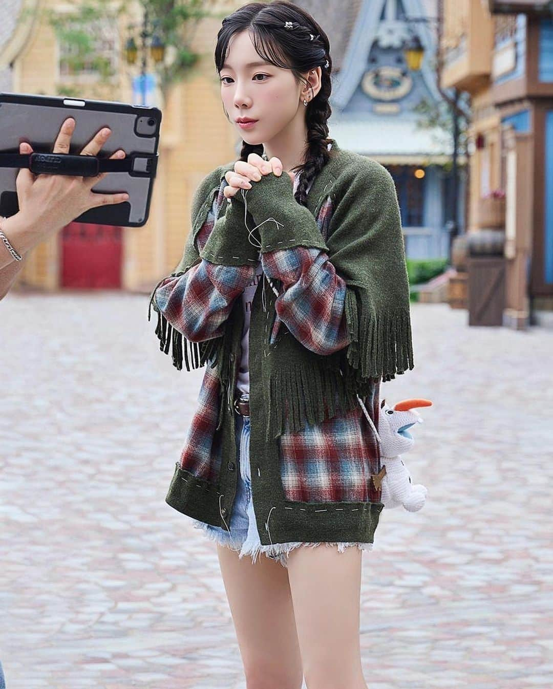 TAEYEONさんのインスタグラム写真 - (TAEYEONInstagram)「Taeyeon x Hong Kong Disneyland "World of Frozen" Stills 👧🏻❄️  @taeyeon_ss  #태연 #TAEYEON」11月30日 17時59分 - taeyeondaisy