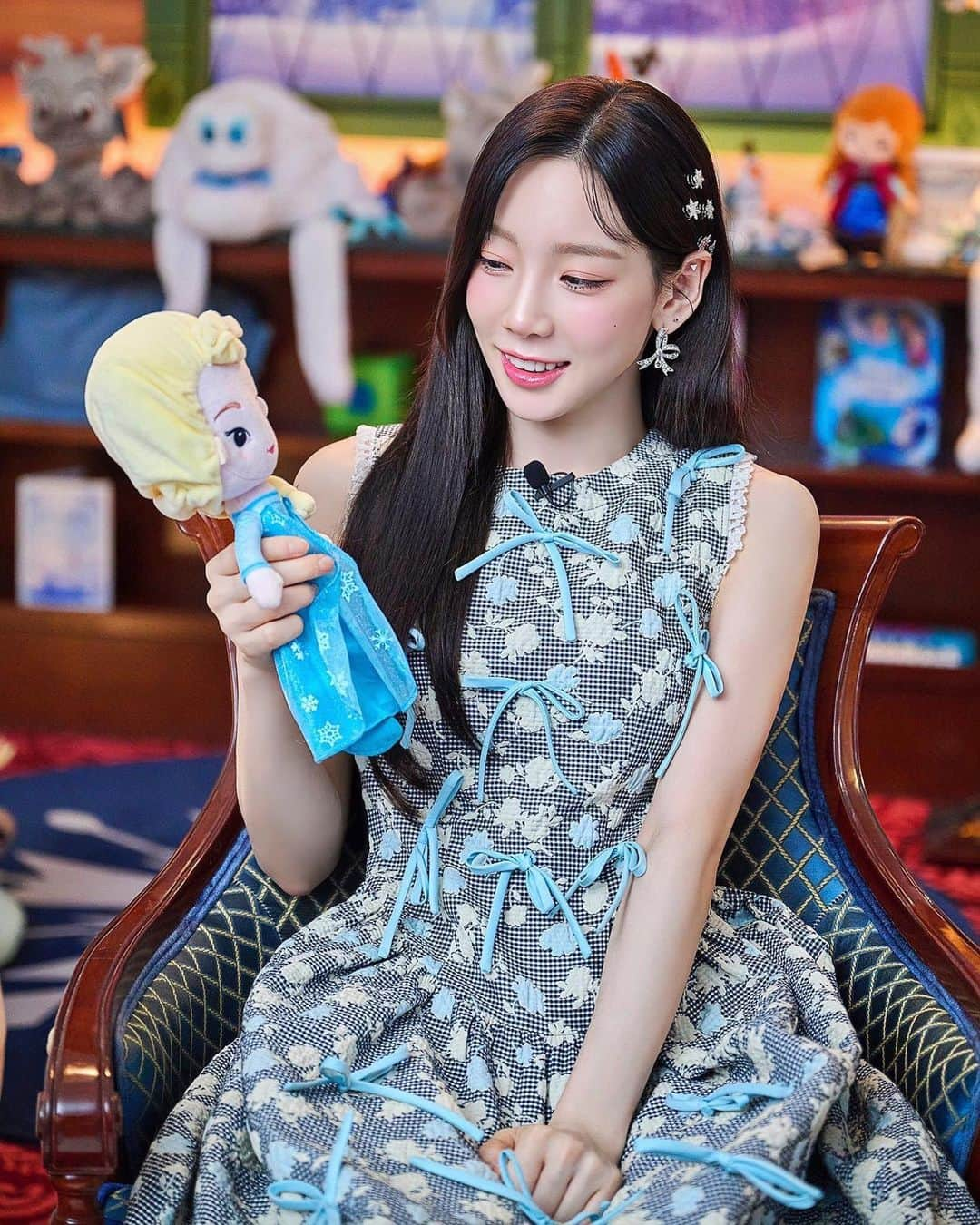 TAEYEONさんのインスタグラム写真 - (TAEYEONInstagram)「Taeyeon x Hong Kong Disneyland "World of Frozen" Stills 👧🏻❄️  @taeyeon_ss  #태연 #TAEYEON」11月30日 17時59分 - taeyeondaisy