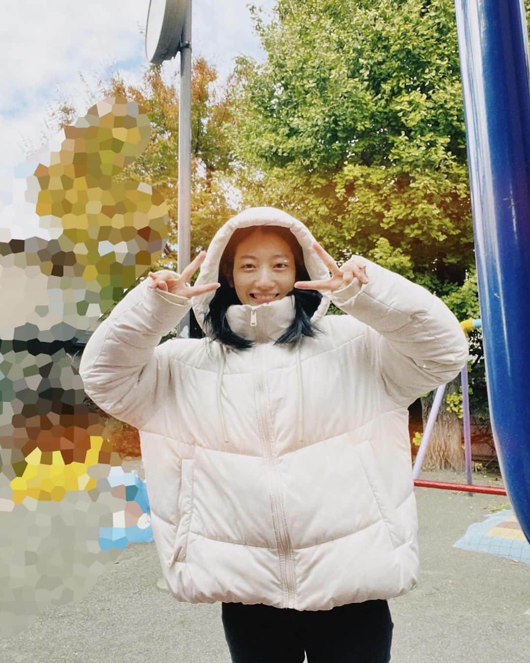 川島鈴遥さんのインスタグラム写真 - (川島鈴遥Instagram)「. ひょこっ🐣  カメラ向けられると無意識ダブルピースしちゃう✌️」11月30日 18時17分 - ririka.kawashima__official