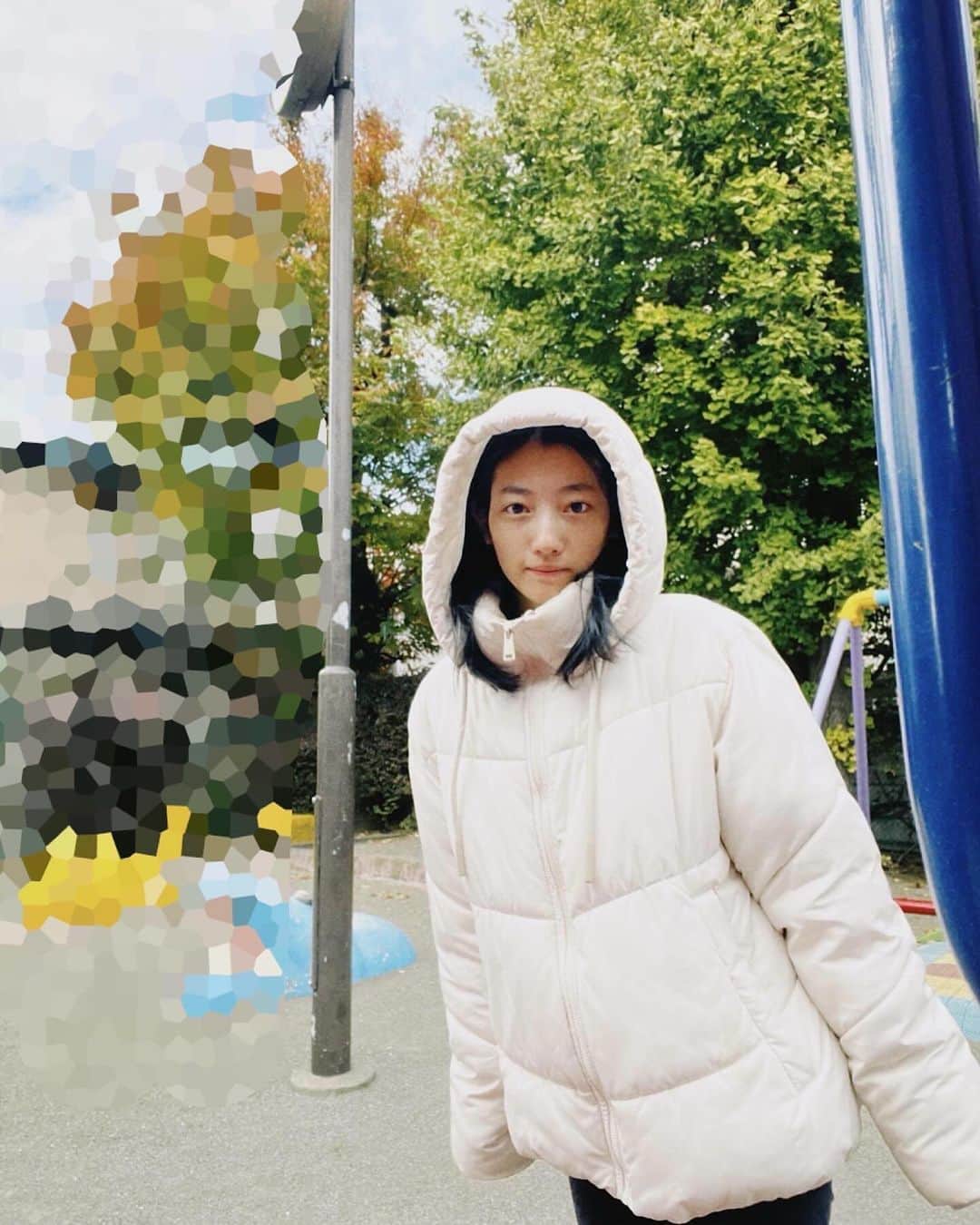 川島鈴遥さんのインスタグラム写真 - (川島鈴遥Instagram)「. ひょこっ🐣  カメラ向けられると無意識ダブルピースしちゃう✌️」11月30日 18時17分 - ririka.kawashima__official