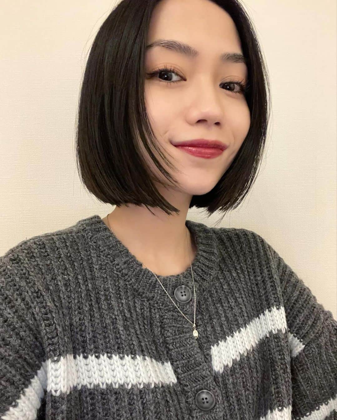 田野優花のインスタグラム：「みんなもボブに慣れてきた頃でしょうか🙂」