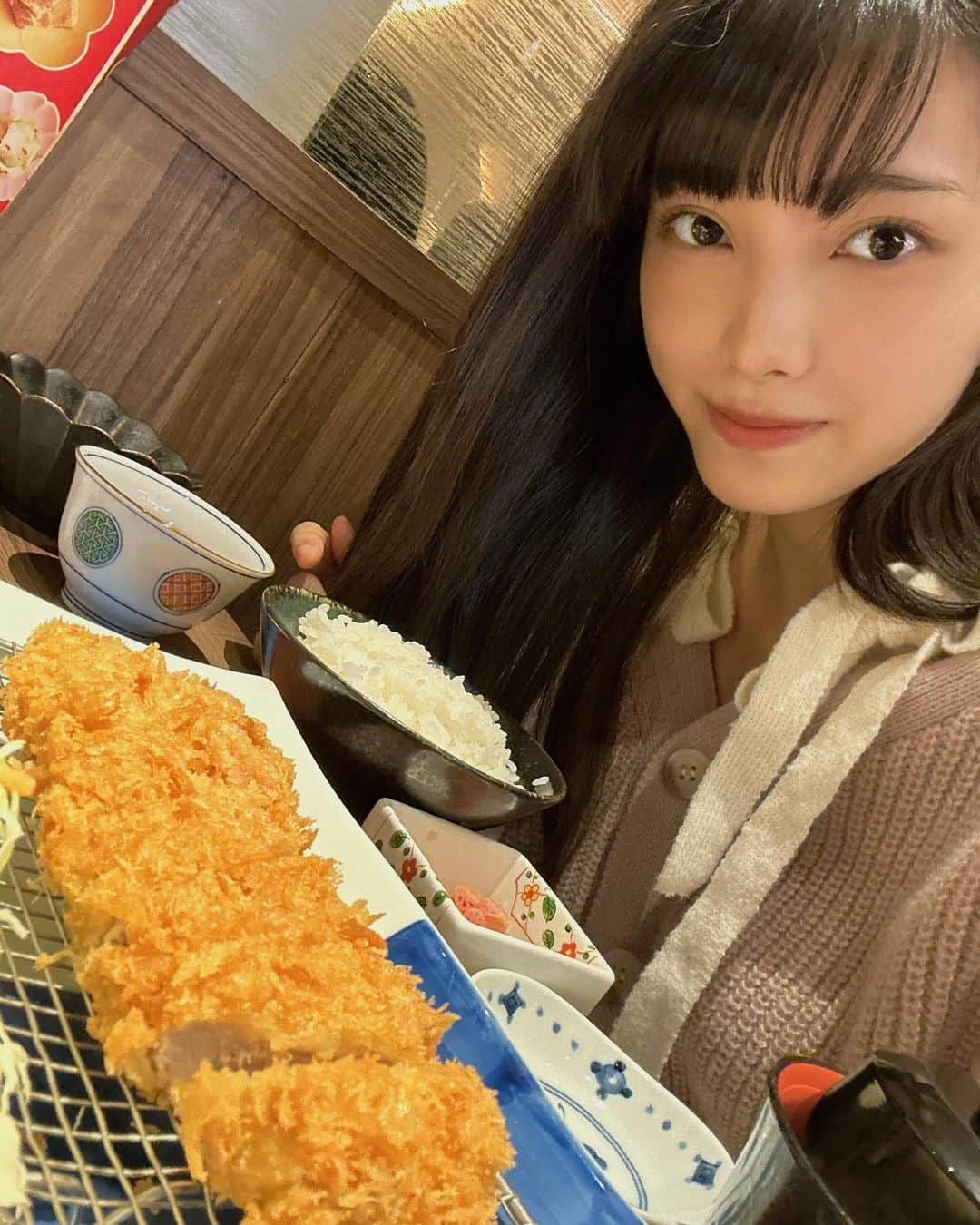 福田ルミカさんのインスタグラム写真 - (福田ルミカInstagram)「⁡ トンカツ食べにいったよ😋 ・ ・ ・ ・ ・ ・ #福田ルミカ #acali #LJK #18 #高校生」11月30日 9時43分 - fukuda_rumika