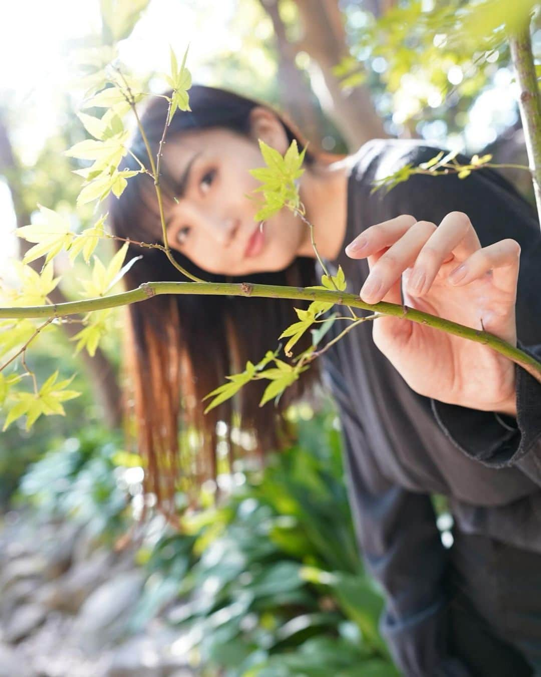 足立玲菜さんのインスタグラム写真 - (足立玲菜Instagram)「まだ紅葉してなかった芝公園周辺。 2023.11.22  そろそろしてるのかな？  . . .  #shooting #カメラ #紅葉スポット #紅葉 #手 #finger #tokyo」11月30日 9時51分 - reina_adachi