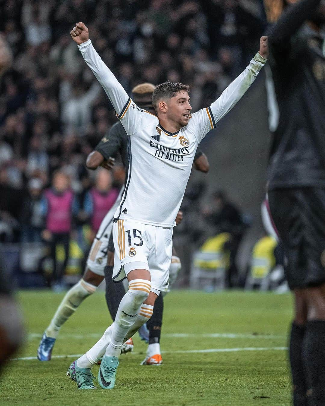 フェデリコ・バルベルデのインスタグラム：「Noches mágicas de @championsleague ✨  #HalaMadrid 🤍」