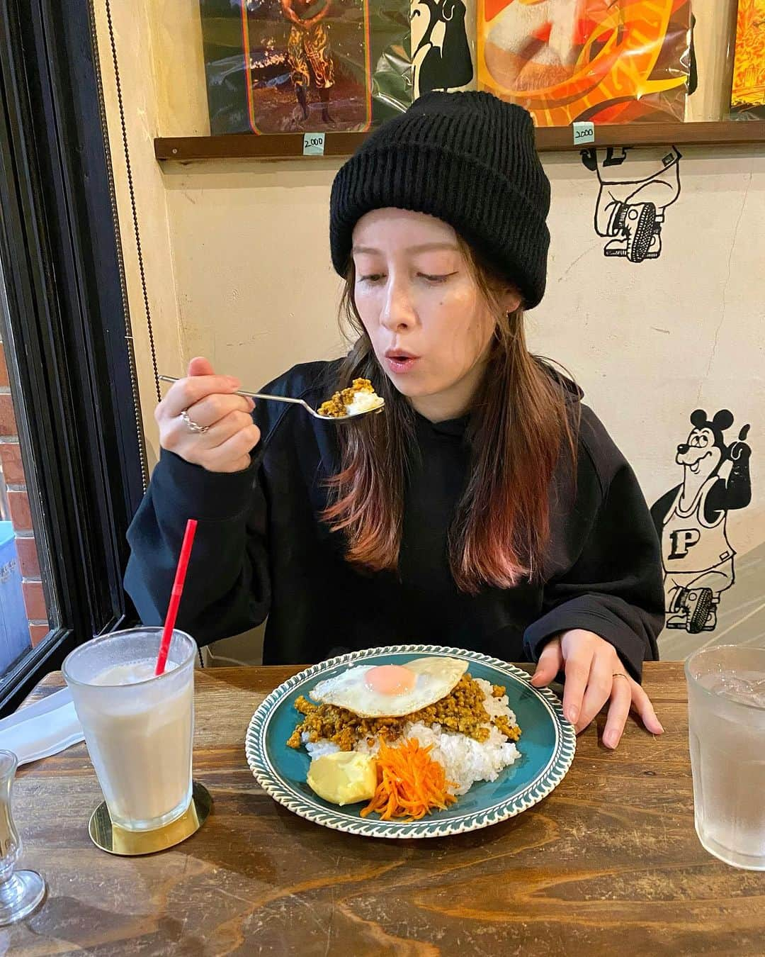 ドーキンズ英里奈さんのインスタグラム写真 - (ドーキンズ英里奈Instagram)「天文館でカレーなら  📍BEZ CURRY イエローカレーとレッドカレー 辛さは3つから選べます トッピングを目玉焼きに変更して🍳❤️  スパイス効いてて野菜の味もしっかりで 美味しかった😋  #BEZCURRY #天文館グルメ #鹿児島グルメ #カレー部」11月30日 9時54分 - erinadawkins