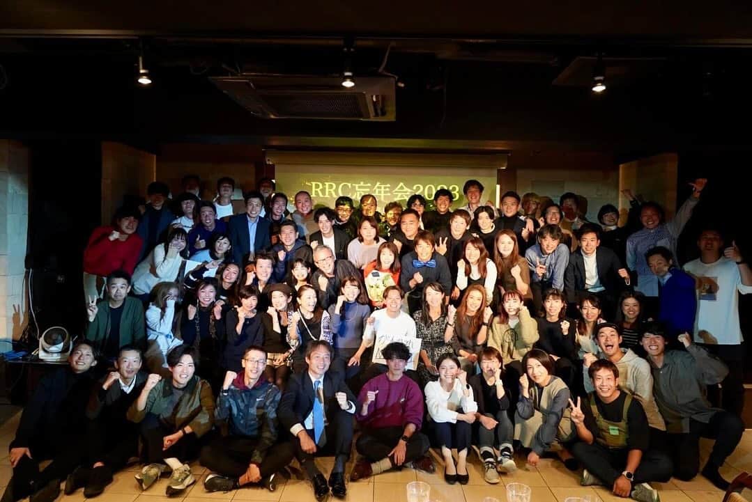 神野大地のインスタグラム：「RETO RUNNING  CLUBがスタートして1年半が経ちました。 38人のメンバーからスタートして今では90人に。 RETOを存分に利用して目標を達成するためにそれぞれが努力をして、時には切磋琢磨したり、メンバーの仲間のレースを現地まで応援に駆けつけ合ったりするなど本当に最高のチームです。  ただまだまだ満足することなく引き続きメンバーの皆さんにRETOに入って良かった！と思ってもらえるように頑張りたい。  皆さんと出会えて人生が豊かになりました。 RETOメンLOVEです！  @reto_sports」