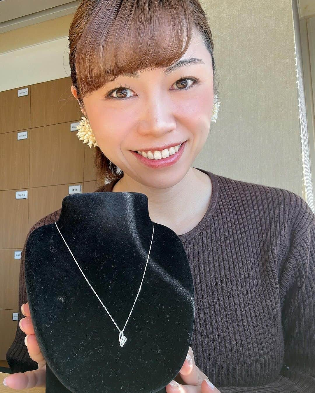 小林アナさんのインスタグラム写真 - (小林アナInstagram)「FMヨコハマ　ラジショピ 10:20過ぎから！ ラジショピスペシャルウィーク！ 今日は 「純プラチナ天然ピンクダイヤ&ダイヤモンド10ストーンペンダント」 ご紹介します✨ クリスマスプレゼントに🎄💕  #lovelyday847」11月30日 10時08分 - genkobiribiri