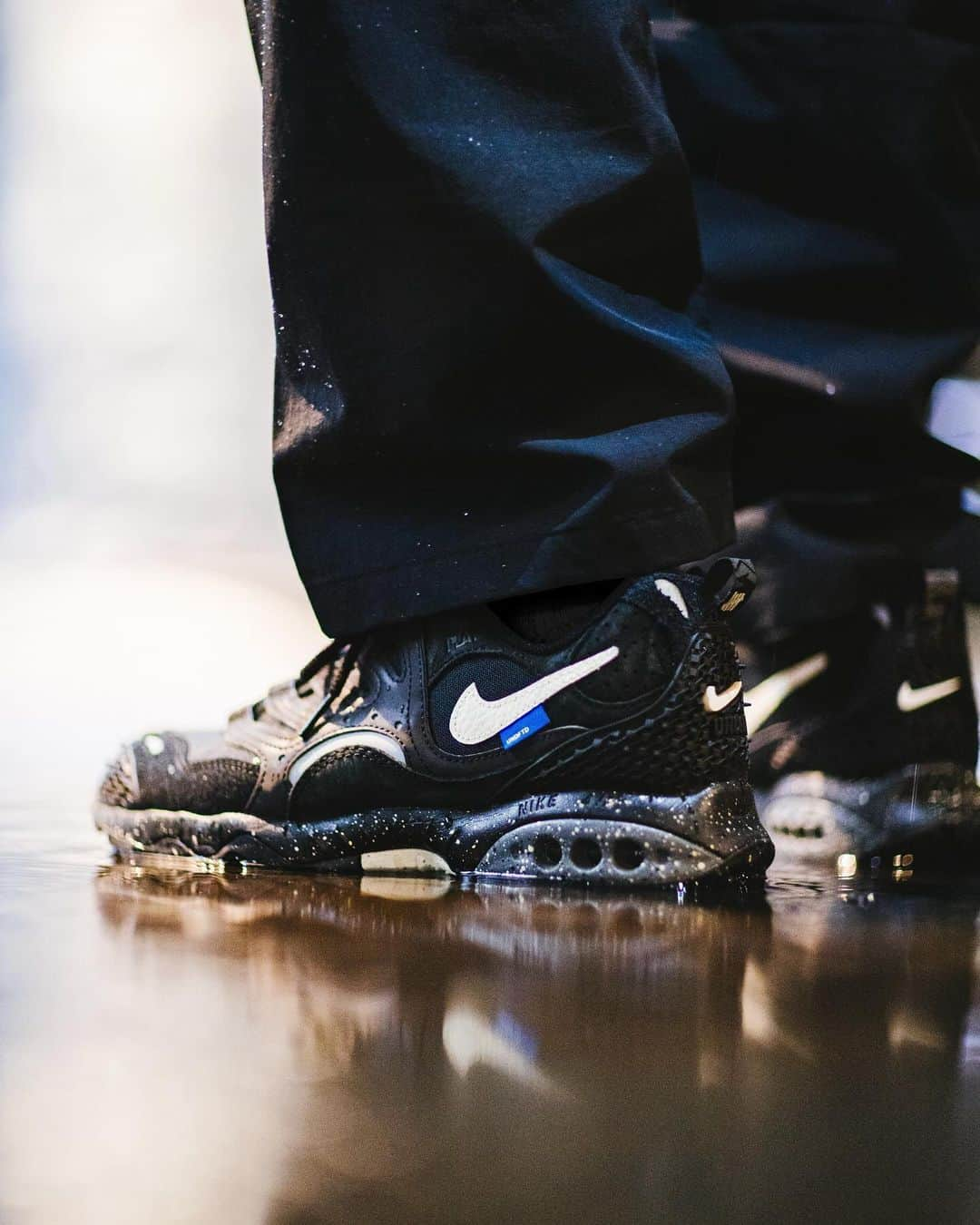 UNDFTDさんのインスタグラム写真 - (UNDFTDInstagram)「UNDEFEATED x Nike Air Terra Humara  Shot in New York City by downtown legend @13thwitness   The UNDEFEATED x Nike Air Terra Humara in ‘Black’ and ‘Archaeo Brown’ will be available on Saturday, 12/2, exclusively at all UNDEFEATED Chapter Stores globally and Undefeated.com at 8am PST.  Shipping internationally, excluding Korea」11月30日 10時00分 - undefeatedinc