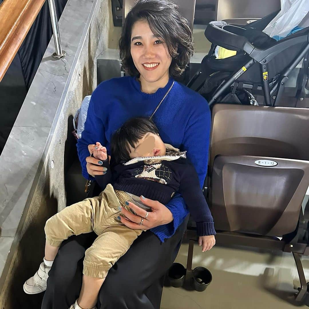田中琴乃のインスタグラム：「リハ中など @erierie38 梨恵ちゃんに息子を託しておりました。  すやすや🌙zzz  本当にありがとう🙇‍♀️💕💕💕  #松原梨恵　ちゃん #新体操」