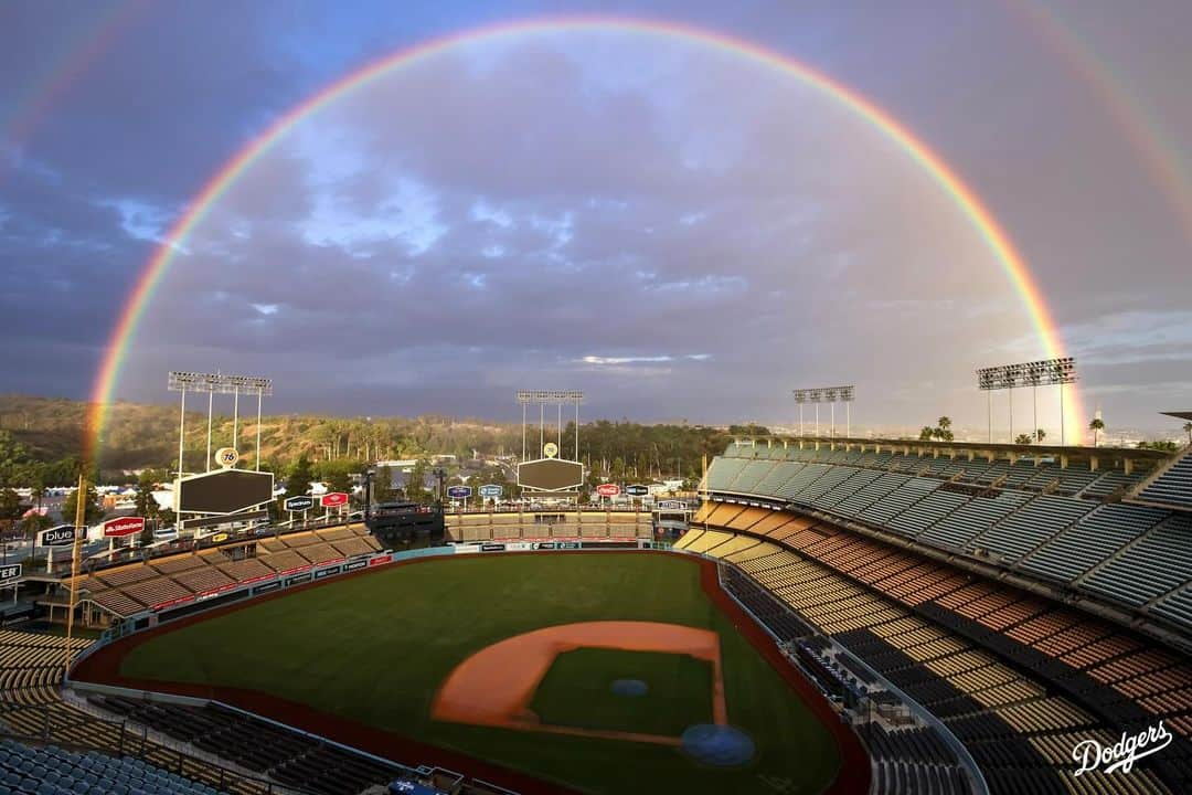 Los Angeles Dodgersのインスタグラム：「A rainbow over Dodger Stadium for Vin’s birthday. 🥹」