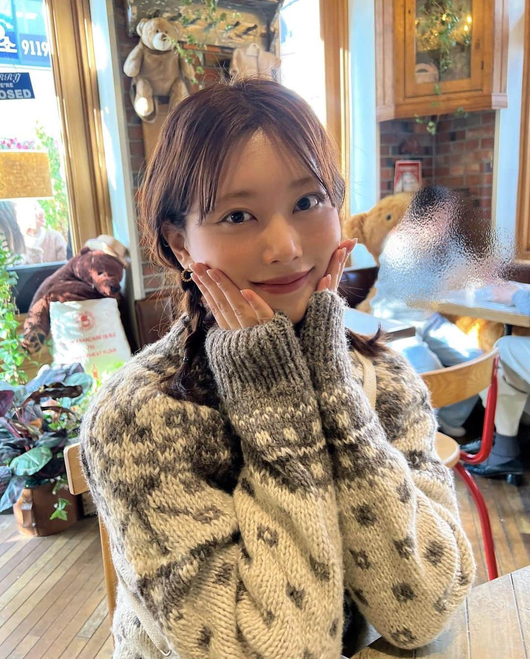 伊藤純奈さんのインスタグラム写真 - (伊藤純奈Instagram)「. 25歳になりました。 今年もたくさんお祝いの言葉を 送って下さってありがとうございます☺︎ 自分は本当に幸せ者だなあと改めて感じます。 いつもありがとう。 これからも側に居てほしいです！  そして明日嬉しいお知らせがありますので お楽しみにしててください❄️」11月30日 10時41分 - junna_ito_official