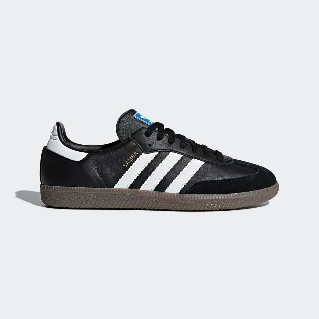 UNITED ARROWS のインスタグラム：「＜adidas originals＞の「SAMBA OG」を12月1日（金）にオンラインストアにて発売いたします。  フットボールのピッチからストリートへ。オリジナルのシルエットを忠実に受け継いだ、薄くソフトなアッパーに高級感溢れるSAMBAのゴールドロゴやトゥ部分のスエード、グリップ力に耐久性も兼ね備えたガムソールなどレトロでスポーティな雰囲気を持つ幅広い世代に愛されているモデル。  ■adidas SAMBA OG ・発売日：2023年12月1日（金） ・価格：15,400円 ・カラー：ブラック、ホワイト ・サイズ（cm)：25.5、26、26.5、27、27.5、28、28.5、29、30 ・取り扱い店：UNITED ARROWS ONLINE ※11時発売開始予定  #adidas #adidasoriginals #adidasSAMBA #SAMBAOG #UnitedArrows #UnitedArrowsMen #ユナイテッドアローズ #アディダスサンバ」