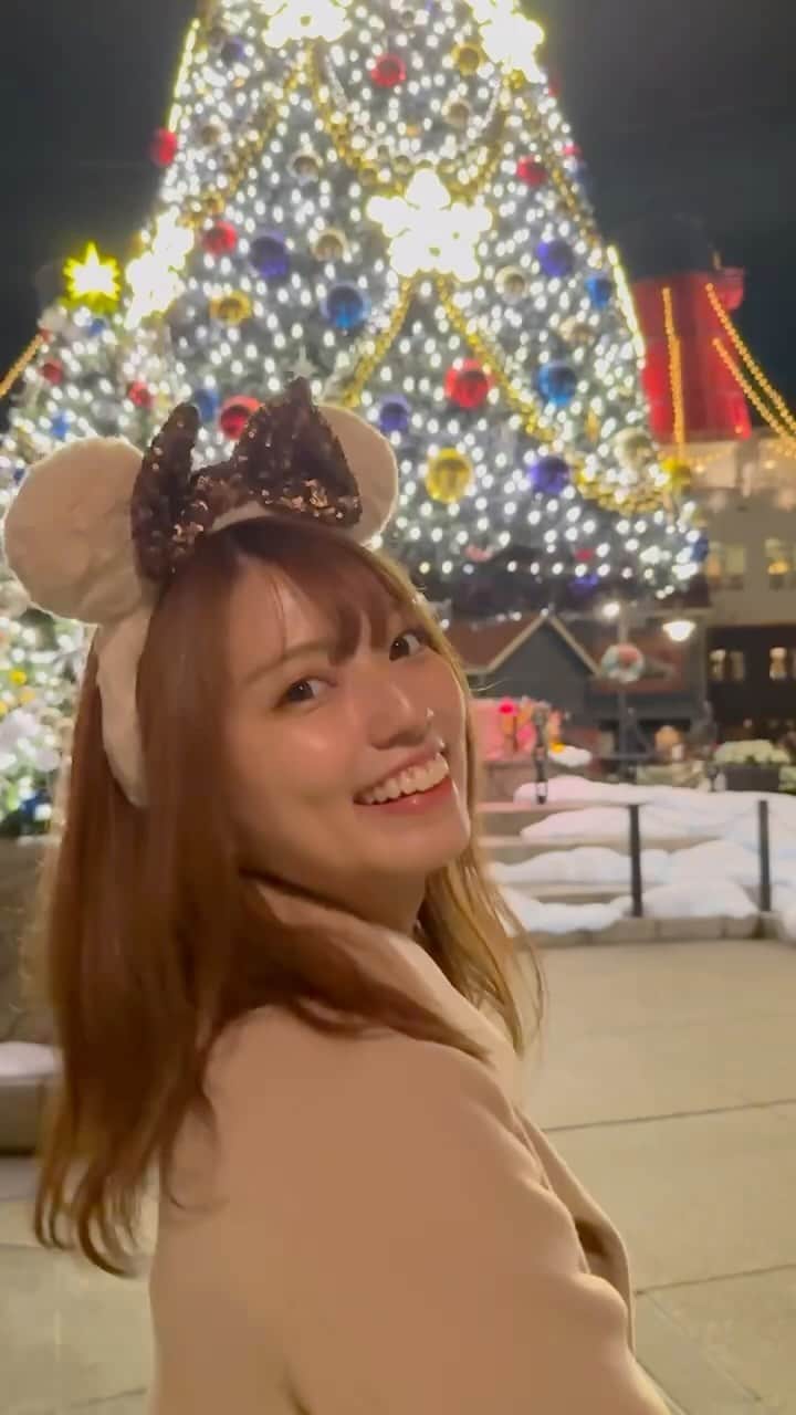 高見奈央のインスタグラム：「ディズニーシーのクリスマス楽しかったなぁ🎄✨ そういえば誕生日でした🎂  #ディズニー #ディズニーシー #クリスマス」
