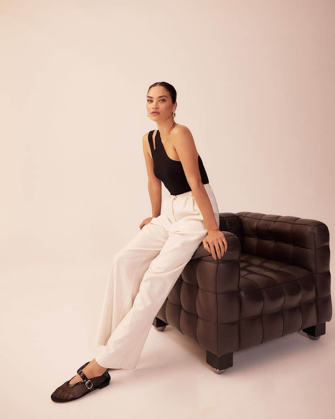 STYLERUNNERのインスタグラム：「Shanina Shaik for Stylerunner    Curated For Her || Discover Shanina Shaik in the latest arrivals from Stylerunner. From toe-to-top, we’ve got your everyday covered.    Explore the edit, online & instore」