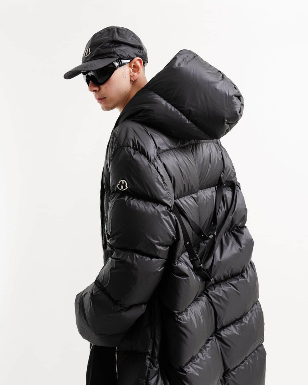 NUBIANさんのインスタグラム写真 - (NUBIANInstagram)「【MONCLER + RICK OWENS】  Available in-store.  12/1(Fri) 0:00 JST Online store release.  @moncler @rickowensonline #Moncler #rickowens #nubiantokyo」11月30日 11時15分 - nubian_tokyo