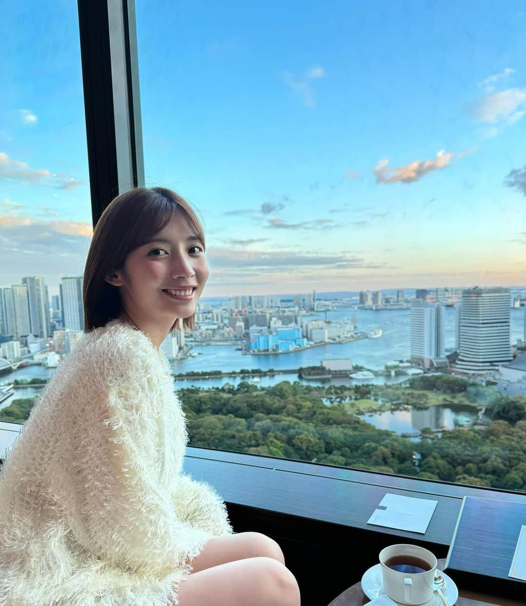 伊藤梨沙子のインスタグラム：「10月と11月のおもいで 明日から師走ですな！ 今年も残りわずか、乗り切りましょ！！ がんばりましょ！ みなさん、体調気をつけてね🥲」