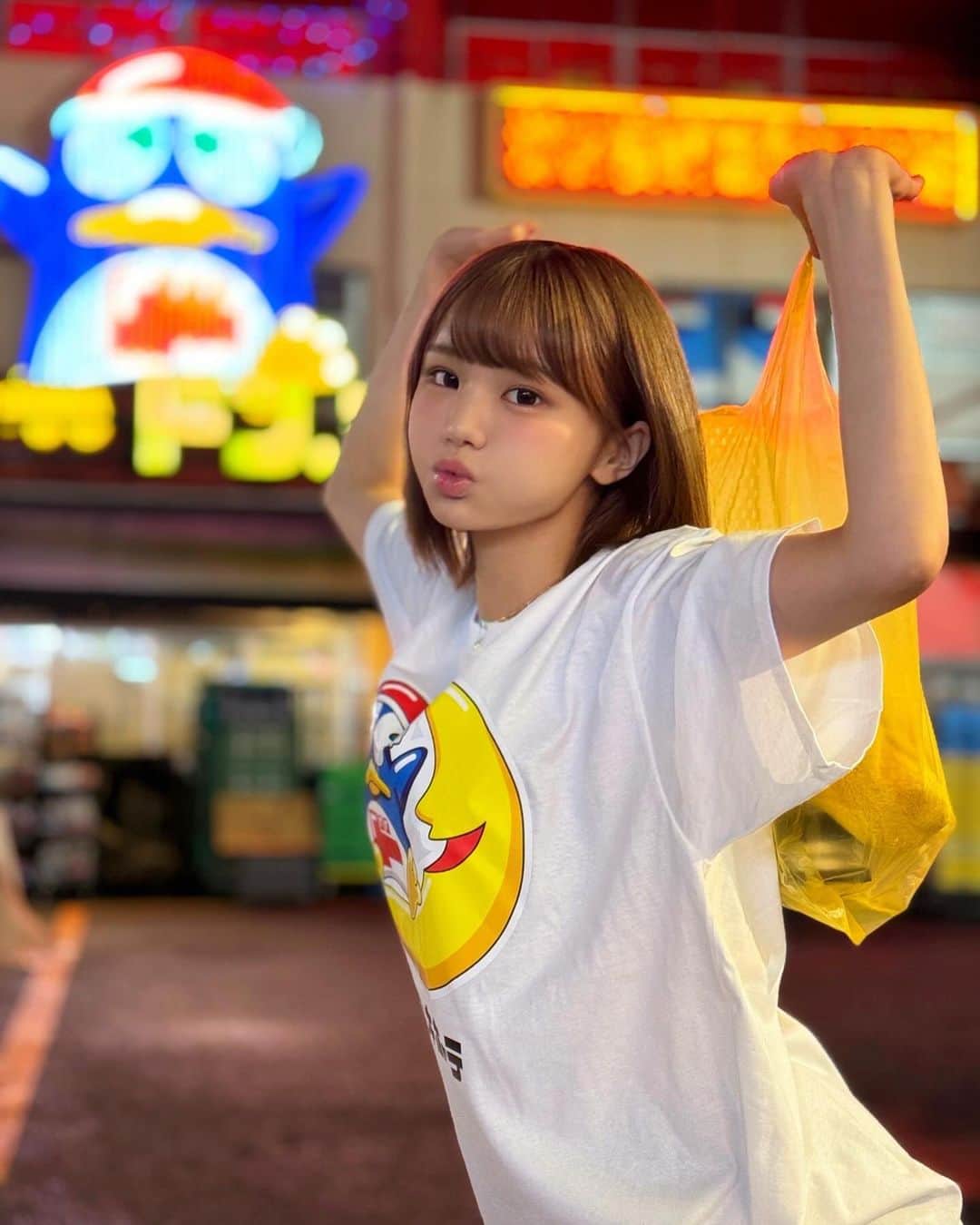 みもれもんさんのインスタグラム写真 - (みもれもんInstagram)「Donki Hote. Doraemon. Mimo Lemon 🍋 Same feeling 🍋  ドン・キホーテ🐧 ドラ・えもん🐀 ミモ・レモン🍋  同じような感じです😴スヤァ2  #ドンキホーテ #donki #japan #ドンペン #tokyo #東京 #新宿 #shinjyuku #新大久保 #みもれもん #mimolemon」11月30日 11時36分 - mimore_mon0929