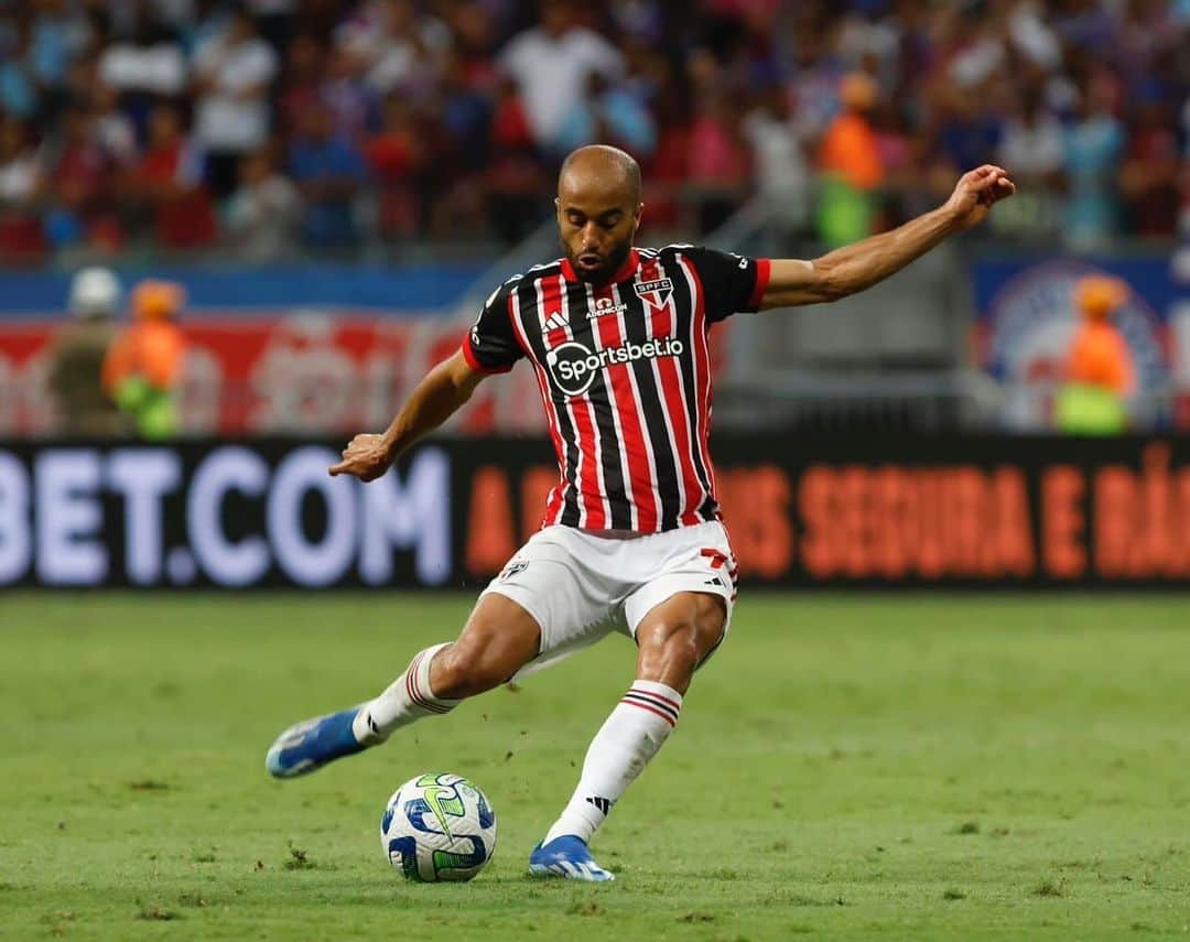 ルーカス・ロドリゲス・モウラ・ダ・シルヴァのインスタグラム：「🔴⚪️⚫️ #ObrigadoJESUS」