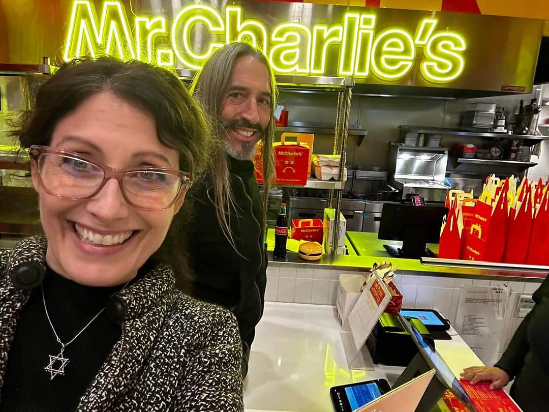 リサ・エデルシュタインのインスタグラム：「Two moments of hope and happiness today. Everything counts these days. #rainbow #veganfood #husband ❤️❤️❤️」