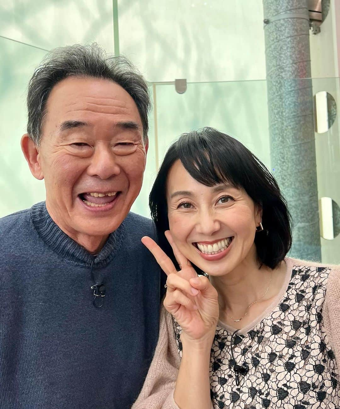 東尾理子さんのインスタグラム写真 - (東尾理子Instagram)「今からじぃじとフジテレビ　”ぽかぽか”に出演させて頂きます。 皆様観てくださいね❤️  ミャクミャクさんともパチリ📸  #東尾理子 #東尾修 #親子 #フジテレビ #ぽかぽか #ミャクミャク #お仕事 #衣装提供」11月30日 11時55分 - rikohigashio