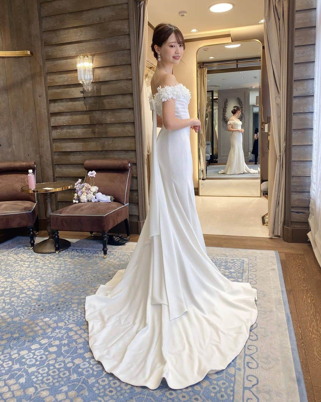 ♡プラコレWedding·⋆*さんのインスタグラム写真 - (♡プラコレWedding·⋆*Instagram)「. placole_dressy【#DRESSY花嫁 】 【#プラコレ】をつけて投稿&フォローしてね♩ . ＝＝＝＝＝＝＝ . 身体のラインが美しく引き立つ マーメイドドレス🫧  立ち姿も優雅で上品な印象に🤍 写真映えも綺麗でおすすめです💭 . ＝＝＝＝＝＝＝＝ 👗photo by ... @___rk.55wd___ さま @copanbride さま @whr_wd さま @w_wedding2024 さま @ksan_no_wedding さま ＝＝＝＝＝＝＝＝ . 『#DRESSY花嫁』『#プラコレ』の ハッシュタグをつけて写真をUPしてね✦ 花嫁アプリ『DRESSY by プラコレ』の 記事に掲載＆リグラムされるかも♩ . みなさまからのいいねや保存 コメントをお待ちしています♥️ 「このウェディングドレス可愛い！」 「ヘアスタイルも気になる！！」 「今の花嫁さんの流行りは！？」etc. . ＝＝＝＝＝＝＝＝ 花嫁アプリでは、 プロのアドバイザーに結婚式の相談を何度でも♡ ウェディングドレスの記事や、 自分のウェディングレポを残せちゃう♡” . >>>TOPのURLからcheck ⋈ @placole_dressy >>>結婚のご相談は プラコレウェディングアドバイザーへ♡ @wedding_adviser >>>ウェディングレポを残したいなら、 farny by プラコレをcheck ✎ @farny_wedding >>>花嫁準備に欠かせないアイテムをお探しなら placole & dressy Beauty をcheck ❁ @dressy_beauty_ >>>素敵なドレスに出会いたい花嫁さま♡ @dressyonline_をcheck >>>おしゃれなファミリーフォトは ドレシーベイビーをcheck 𓏸 @dressy.baby >>>鎌倉にOPEN”お花とドレスと紅茶のカフェ” @dressyroom_teaをcheck𓌉𓇋 >>>名古屋にOPEN”ウェディング体験型カフェ @dressycafe_nagoya をcheck𓌉𓇋 . ＝＝＝＝＝＝＝＝＝＝＝＝＝＝＝＝ . #一度きりの人生一度は魔法にかけられて #花嫁 #卒花嫁 #結婚 #結婚式 #試着レポ #farnyレポ #2023冬婚 #2024春婚 #2024夏婚 #2024秋婚 #カラードレス試着 #ドレス試着 #ドレス試着レポ #ドレス選び #カラードレス #カラードレス迷子 #ウェディングドレス #ドレス迷子 #チュールドレス #ドレストレーン #試着レポ #バックスタイル #マーメイドドレス #スレンダードレス #スリムドレス」11月30日 12時01分 - placole_dressy