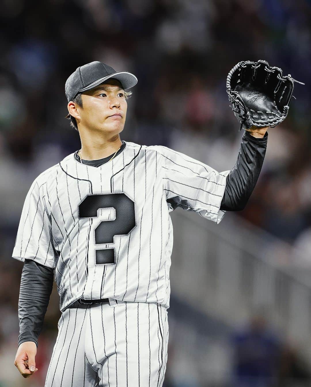 MLBのインスタグラム：「Which uniform will Yoshinobu Yamamoto be rocking come Opening Day?」