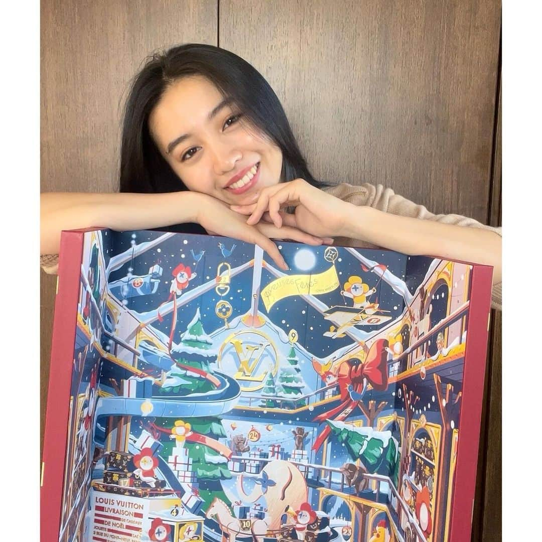 kokiのインスタグラム：「Merci beaucoup @louisvuitton 🥰   Excited to open the Advent Calendar ❤️  明日から12月ですね！アドヴェントカレンダーを開けるのがとても楽しみです☺️」