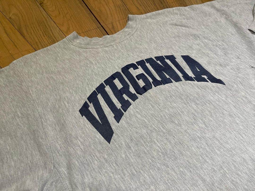 のインスタグラム：「「Todays Special」  Used  Champion Reverse Weave  Crew Sweat.  80年代後期のトリコタグChampion Reverse Weaveです。 裾リブに1ミリ程度のほつれがありますが、目立たず全体的に良いコンディションです。  Size : XL  着丈:約70.0cm 身幅:約56.0cm 肩幅:約46.0cm 袖丈:約56.0cm  ¥20,900-(税込)  ※お問い合わせはDMで宜しくお願い致します。 ※お問い合わせ頂いた順番に対応させて頂きます。  @standardcalifornia_os  @standardcalifornia_movie  #standardcalifornia  #used  #champion  #reverseweave  #スタンダードカリフォルニア  #古着 #チャンピオン #リバースウィーブ #スウェット #80s #トリコタグ  #internationalshipping  #overseashipping  #worldshopping  #worldshoppingjp」