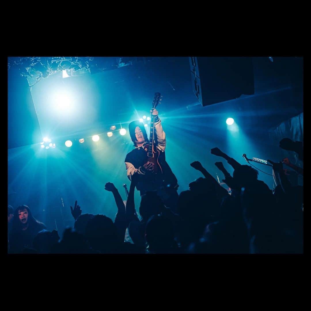 MOSHIMOさんのインスタグラム写真 - (MOSHIMOInstagram)「. 2023.11.20 「モシパカセゾン」 music zoo KOBE 太陽と虎  photo by @teru_ttm」11月30日 12時51分 - moshimo_band