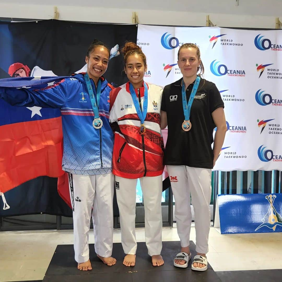 ピッタ・タウファトフアさんのインスタグラム写真 - (ピッタ・タウファトフアInstagram)「Our new Oceania taekwondo female champion Angel, and a Gold medal for Tonga! 🇹🇴 🇹🇴🇹🇴」11月30日 13時03分 - pita_tofua