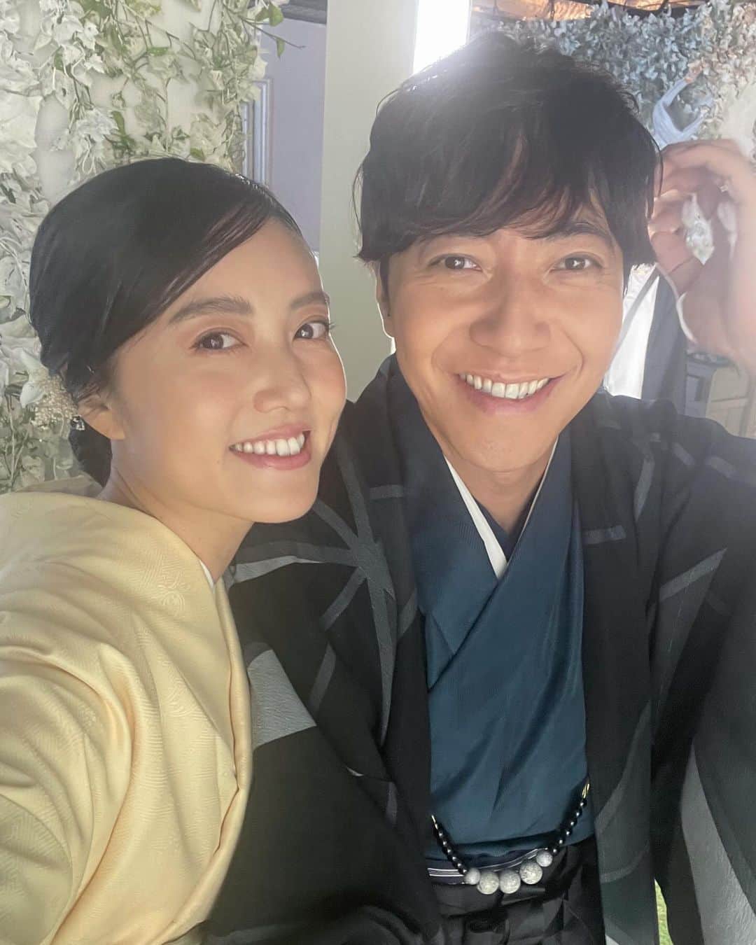佐倉真衣のインスタグラム：「#1129  9年前は、いい肉の日だから毎年美味しいお肉食べよう！と若々しく婚姻届出しましたけど、 昨日はふぐをいただき、 なんならここ数年は和食やお寿司でしっぽりとやっとります。  9年目にして初めて夫の全力疾走を拝見いたしまして、まだまだお互いに知らない部分が沢山あるなと思います。  日々、笑いと平和をありがとう🛸」