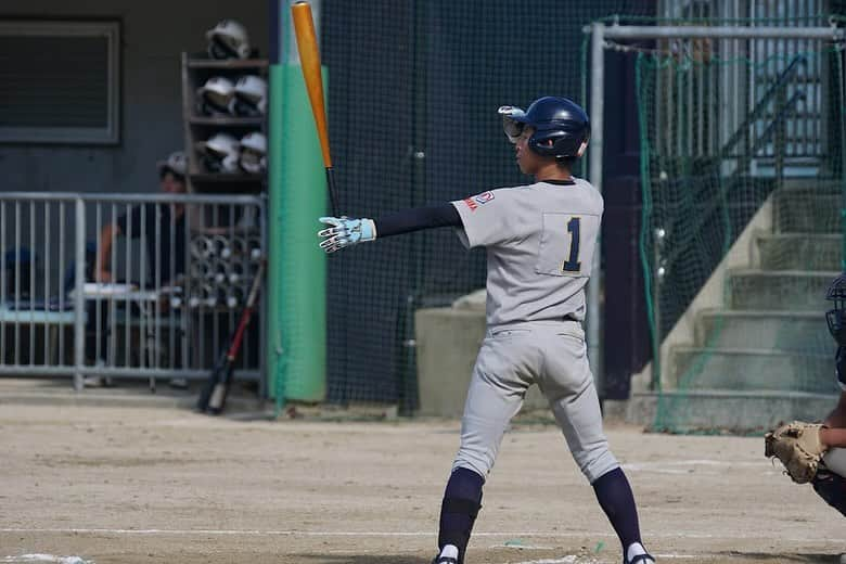 岡友美さんのインスタグラム写真 - (岡友美Instagram)「卒団式の思い出⚾️ 最強のメンバーでした👏 お別れ会も楽しみ☺️  来春、高校に入ったら父兄は写真も動画もNGらしいのでもうこんなカッコいい写真も撮れないなー。 #住吉ボーイズ39期 #ボーイズリーグ」11月30日 13時10分 - okatomo38