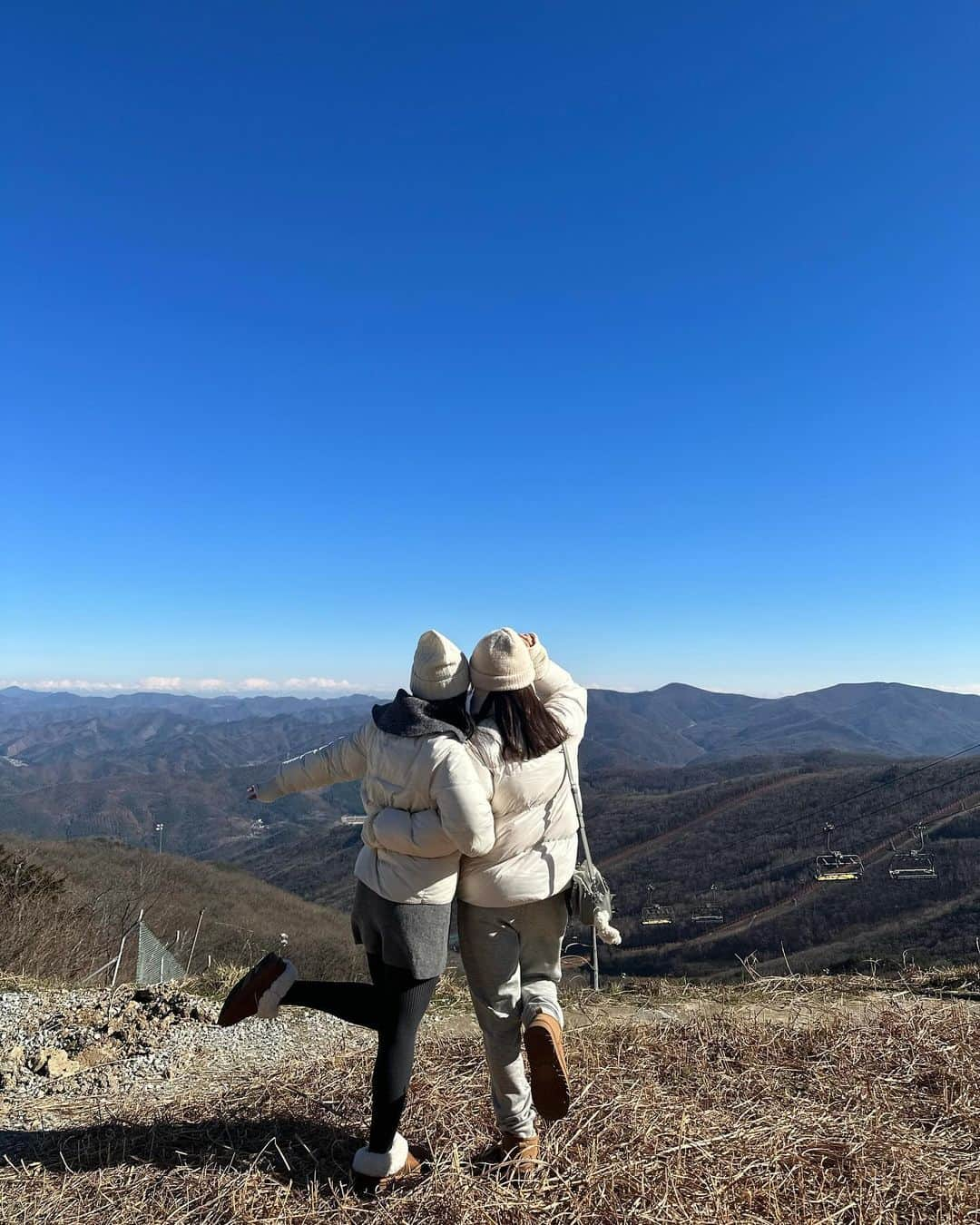 yumeさんのインスタグラム写真 - (yumeInstagram)「🇰🇷❄️✨  平昌のハイワンリゾートにあるスキー場🫶🏻 広大な景色で、圧倒されました🤦🏼‍♀️🤦🏼‍♀️  来年ユースの冬季オリンピックが開催される平昌✨アジア初となる、歴代最大規模の青少年オリンピック⛷️ 実際に見るの楽しみだな〜〜❄️  #平昌オリンピック #Korea #GANGWON2024 #WinterKorea  #snowkorea」11月30日 18時37分 - tan___gram